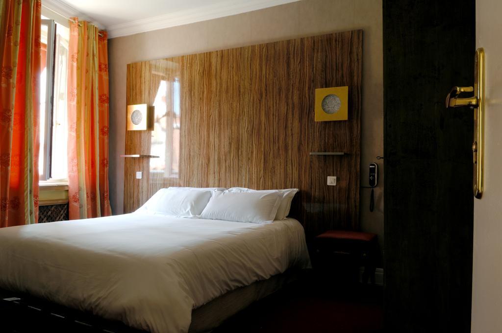 Hostellerie Jerome La Turbie Pokoj fotografie